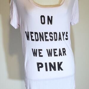 Mean Girls "On‎ Wednesdays We Wear Pink" Shirt Sz L